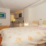 Renove Avec Terrasse, Climatisation Et Wifi Gratuit - Fr-1-196-166 * مينتون