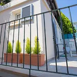 아파트 Renove Avec Terrasse, Climatisation Et Wifi Gratuit - Fr-1-196-166 *