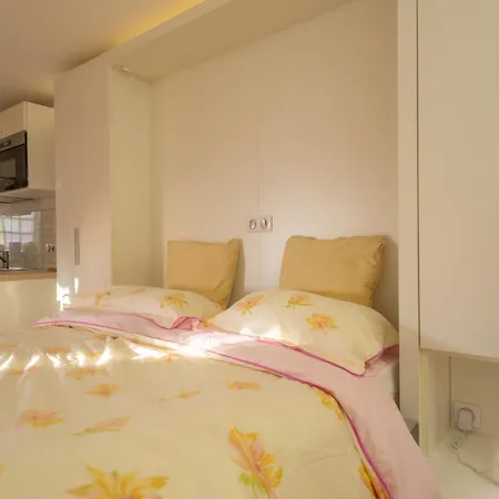 Renove Avec Terrasse, Climatisation Et Wifi Gratuit