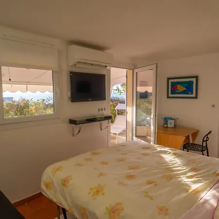 Renove Avec Terrasse, Climatisation Et Wifi Gratuit - Fr-1-196-166 *