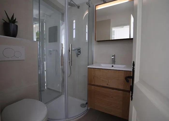 Renove Avec Terrasse, Climatisation Et Wifi Gratuit - Fr-1-196-166