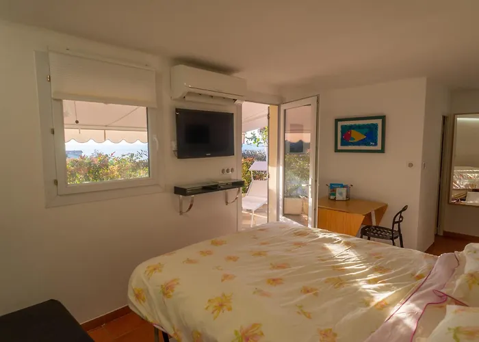 Renove Avec Terrasse, Climatisation Et Wifi Gratuit - Fr-1-196-166 *